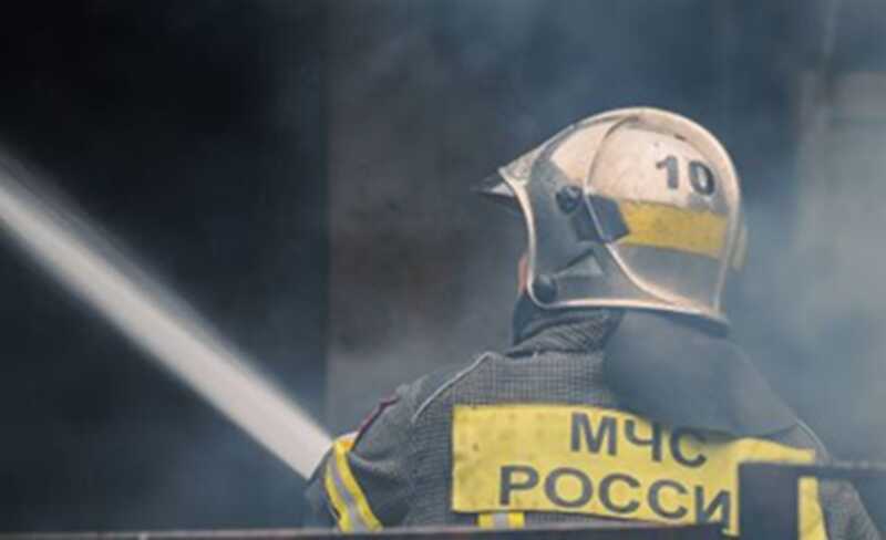 В Новомосковске из-за атаки дронов возник пожар на территории предприятия